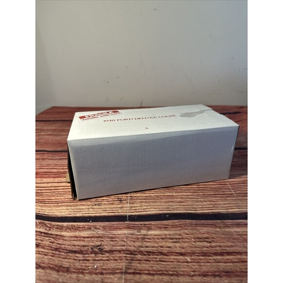 Danbury Mint Diecast Metal Red 1940 Ford Deluxe Coupe Car 1:24 Scale With Box - Picture 11 of 11